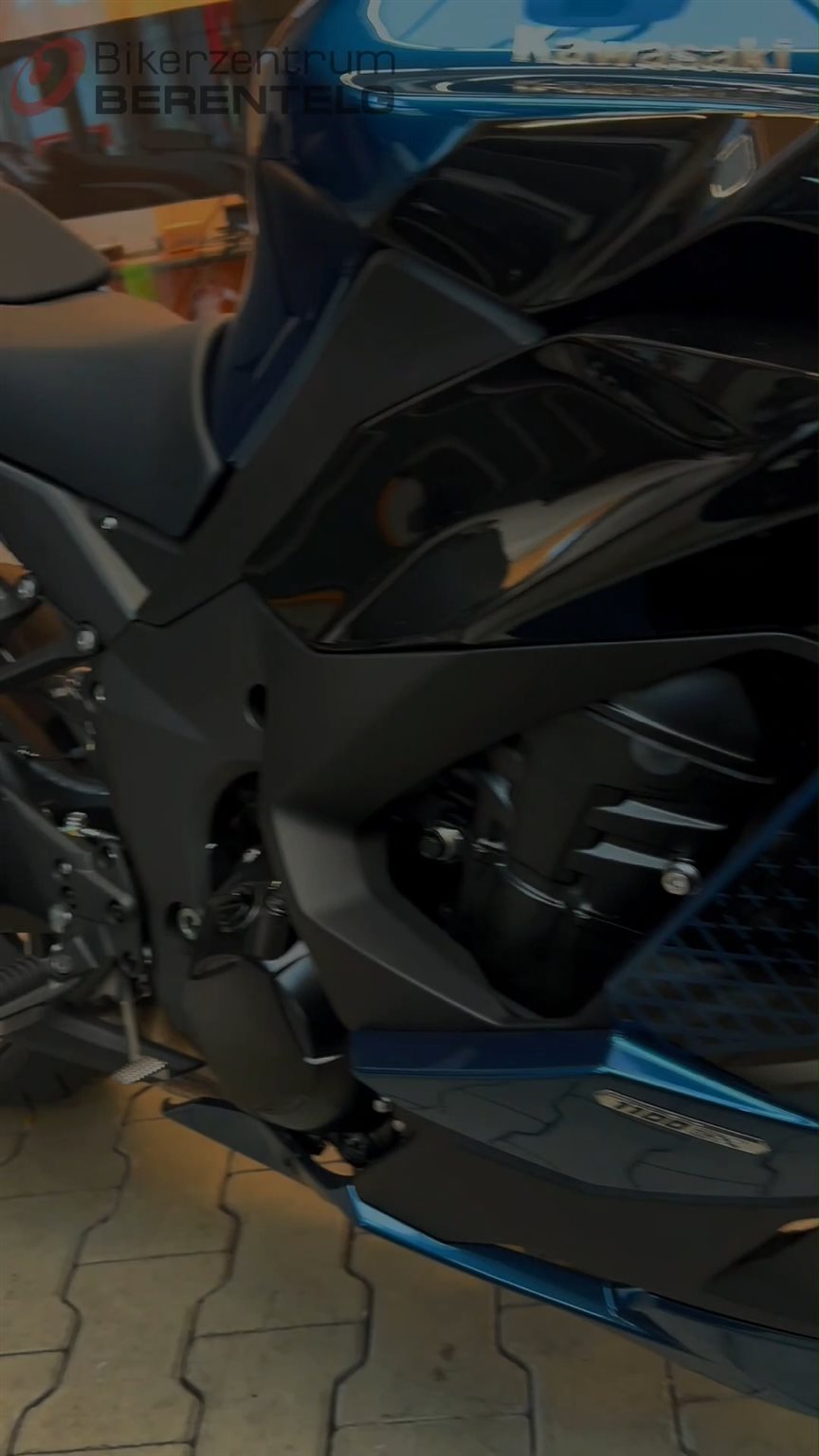 Vorschaubild für Post - Jetzt bei uns: Die Ninja 1100SX SE.

Sportliche Performance trifft Langstrecke.
Komfort, Kraft und Kontrolle in einem Paket.

📍 Jetzt bei uns im Haus.
Anschauen. Probe sitzen. Erleben.

#kawasaki #Ninja1100SXSE #bikerzentrumberentelg #kawasakininja