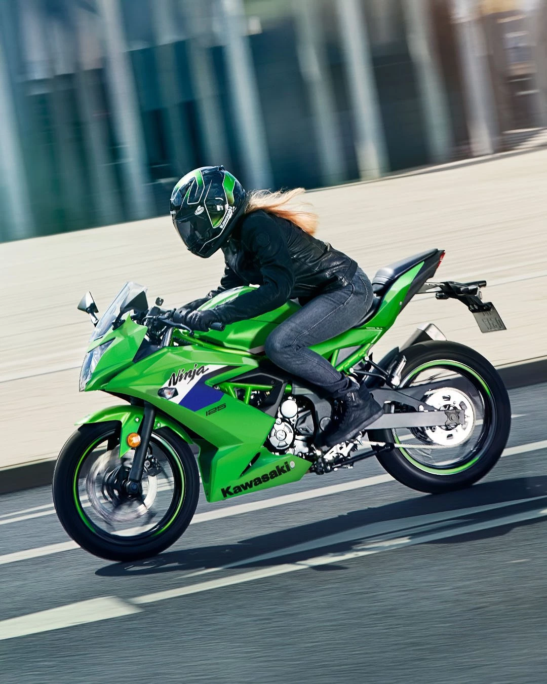 Vorschaubild für Post - Starte deine Motorrad-Leidenschaft mit der neuen Kawasaki Ninja 125! 🟢

Mit ihrer Wendigkeit und ihrem sportlichem Ninja-Look bietet sie Spaß vom ersten Meter an, perfekt für Einsteiger und Stadtfahrer.

Worauf kommt es dir am meisten bei einer 125er an?

Bei uns kannst du sie dir in aller Ruhe ansehen, probesitzen und dich beraten lassen. Wir freuen uns auch dich.

#Kawasaki #KawasakiDeutschland #LetTheGoodTimesRoll #Ninja125