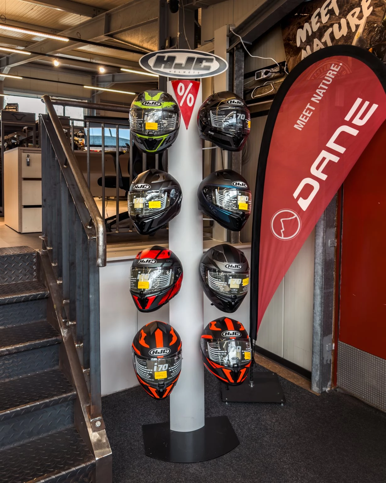 Vorschaubild für Post - Stylish & sicher auf jeder Strecke. 
Riesige Auswahl, top Marken, für jeden Fahrertyp der passende Helm. Komm vorbei & lass dich beraten – Safety never looked so good. 🖤