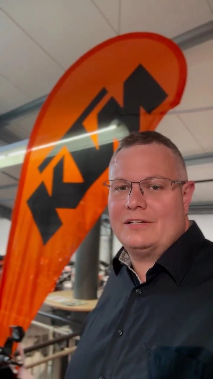 Vorschaubild für Post - 🟠 KTM ist seit April bei uns im Haus! 🏍️

Viele haben es noch gar nicht mitbekommen: Wir sind euer Ansprechpartner für KTM in der Region.

✔️ KTM Neufahrzeuge
✔️ Service & Wartung
✔️ Reparaturen
✔️ Original KTM Ersatzteile & Zubehör

Egal ob du bereits KTM fährst oder mit dem Gedanken spielst, auf Orange umzusteigen – unser Team steht dir mit Rat und Tat zur Seite.

📍 Bikerzentrum BERENTELG | Meppen
👉 Komm vorbei und lerne unsere KTM-Welt kennen.

#KTM #KTMDeutschland #ReadyToRace #BikerzentrumBerentelg #Meppen Motorrad Motorradliebe KTMFamily Motorradwerkstatt Motorradservice Neufahrzeuge RideOrange KTMLife Motorradfahren EmslandBiker