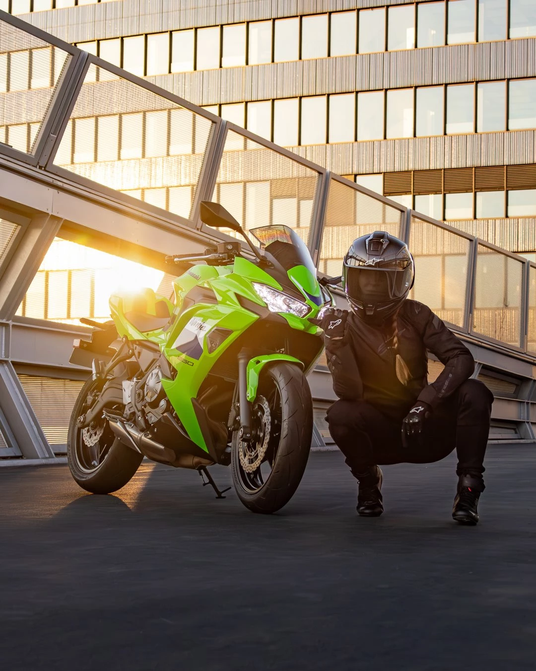 Vorschaubild für Post - 💚 Sportlicher Look und stark im Alltag 💪

Die Ninja 650 bringt sportliches Design und Alltagstauglichkeit perfekt zusammen. Ob Feierabendrunde oder Wochenendtour, Fahrspaß ist immer inklusive. 😎

Lerne die Ninja 650 bei uns kennen und vereinbare deine Probefahrt.

#Kawasaki #Ninja650 #Sportbike #LetTheGoodTimesRoll