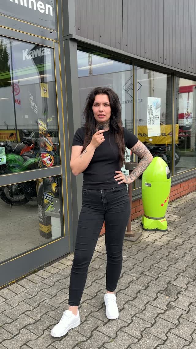 Vorschaubild für Post - Chef: „Zeig mal den Laden auf Instagram."
Ich: 😐
…hier ist der Laden.
Folgt uns. Damit er aufhört zu fragen. 🙏
📍 Bikerzentrum Berentelg | Meppen
🔗 Link in der Bio
#BikerzentrumBerentelg #Motorrad #Meppen #Biker