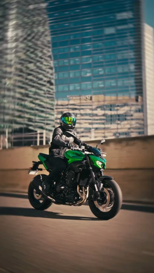 Vorschaubild für Post - Sugomi. Nicht erklärt. Gefühlt. ⚡

Aggressives Design, kraftvoller Reihenvierzylinder und ein Fahrerlebnis, das jedes Mal aufs Neue begeistert.

Erlebe die Kawasaki Z900 selbst, wir freuen uns auf deinen Besuch.

#Kawasaki #Z900 #Sugomi #NakedBike #LetTheGoodTimesRoll