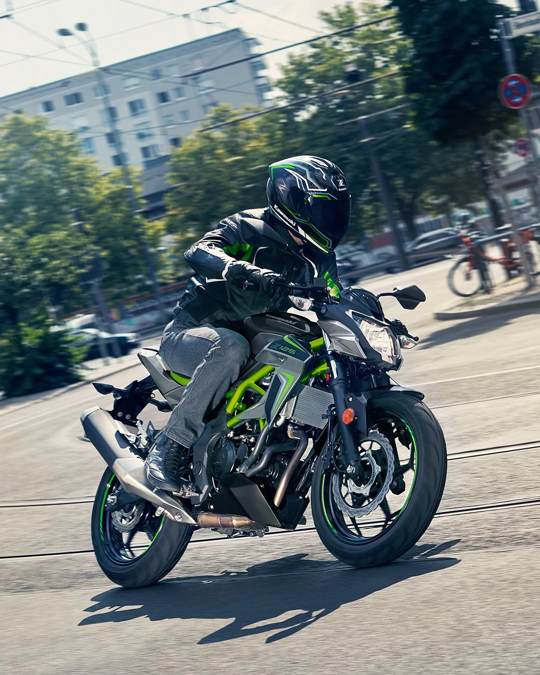 Vorschaubild für Post - Agil, leicht, groß im Fahrspaß: Die Kawasaki Z125 bringt den markanten Sugomi-Look der Z-Familie in die A1-Klasse. Wie gemacht für den Einstieg auf zwei Rädern. 💚

Ihr möchtet wissen, wie sich die Z125 auf der Straße anfühlt? Sprecht uns an und lernt sie bei uns näher kennen.

#Kawasaki #Z125 # #B196 #A1Motorrad #LetTheGoodTimesRoll

#Kawasaki #Z125 #Sugomi #A1Motorrad #LetTheGoodTimesRoll