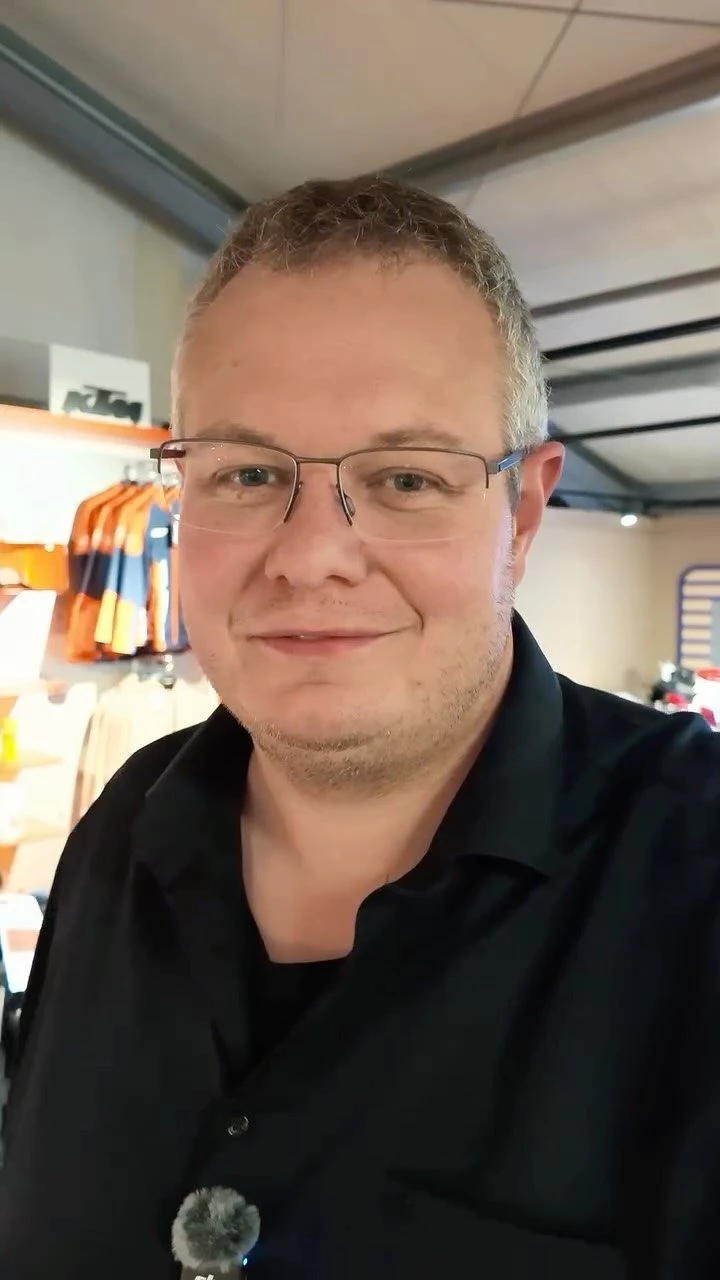 Vorschaubild für Post - Manche brauchen Auswahl.

Andere brauchen sehr viel Auswahl. 😏🏍️

Mit über 300 Motorrädern bei uns vor Ort gehören wir wohl eher zur zweiten Kategorie.

Kawasaki, Yamaha, KTM und dazu eine große Auswahl an Gebrauchten verschiedenster Marken – anschauen, vergleichen, draufsetzen und vielleicht genau das Bike entdecken, das vorher gar nicht auf dem Zettel stand. 👀

Und jetzt machen wir es euch richtig schwer:

👇 Wenn ihr euch bei uns heute EIN Motorrad aussuchen dürftet – welches wäre es?

Marke + Modell in die Kommentare. 🔥

#Motorrad #Traumbike #Kawasaki #Yamaha #KTM