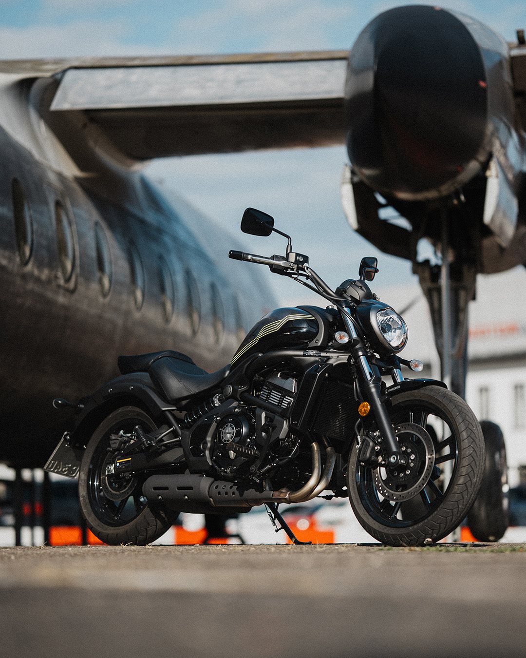 Vorschaubild für Post - Markanter Auftritt vor eindrucksvoller Kulisse: Die Kawasaki Vulcan S verbindet entspanntes Cruisen mit einem individuellen Look. 🖤

Ein Motorrad für alle, die ihren eigenen Stil fahren und dabei nicht in klassischen Kategorien denken möchten.

Schaut euch die Vulcan S bei uns aus der Nähe an und findet heraus, ob sie zu euch passt. 

📸 @nodachij

#Kawasaki #VulcanS #Cruiser #CustomStyle #LetTheGoodTimesRoll