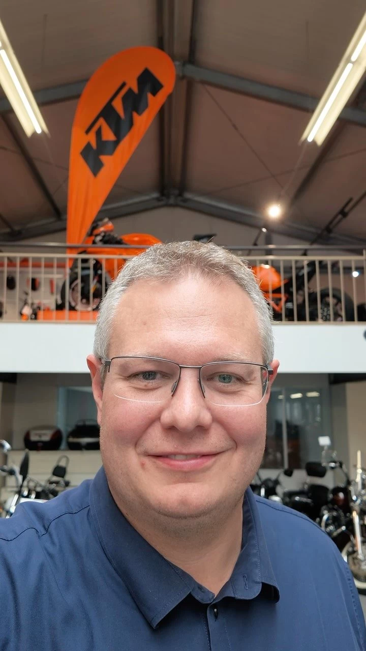 Vorschaubild für Post - Eigentlich hat man doch schon ein Motorrad. 🤷‍♂️

Eigentlich. 😏

Aber dann gibt es noch das eine für die Tour. Das andere für die schnelle Runde. Vielleicht noch etwas fürs Gelände. Und dieses eine Modell, das man einfach schon immer haben wollte…

Motorradfahrer müssen sich das gegenseitig nicht erklären. 🏍️

👇 Also machen wir die Probe aufs Exempel: Wie viele Motorräder stehen aktuell bei euch – und wie viele wären „genug“? 😂

#Motorrad #Motorradfahrer #MotorradLiebe #BikerLife #BikerzentrumBerentelg