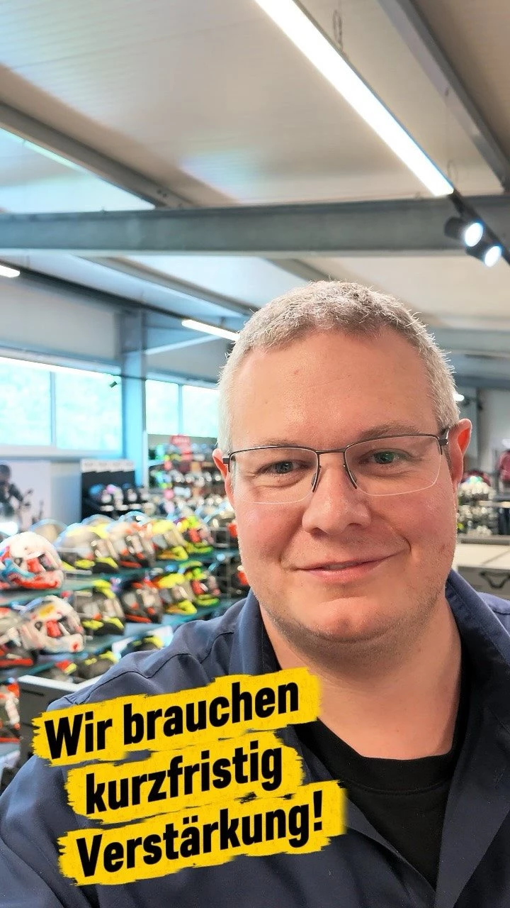 Vorschaubild für Post - 🚨 Wir suchen kurzfristig Verstärkung!

Für unser Team im Bikerzentrum Berentelg suchen wir einen Verkäufer für Teile, Zubehör und Bekleidung (m/w/d) in Vollzeit.

Du hast Spaß an Motorrädern, Kundenkontakt und idealerweise schon Erfahrung im Bereich Teile, Zubehör oder Bekleidung?

Dann melde dich bei uns.

📍 Bikerzentrum Berentelg in Meppen
⏰ Vollzeit
📩 Bewerbung gerne direkt per Nachricht oder Mail

Teilen ausdrücklich erwünscht. Vielleicht kennt jemand genau die richtige Person für uns. 👇

#motorradjob #meppen #emsland #motorrad #jobs