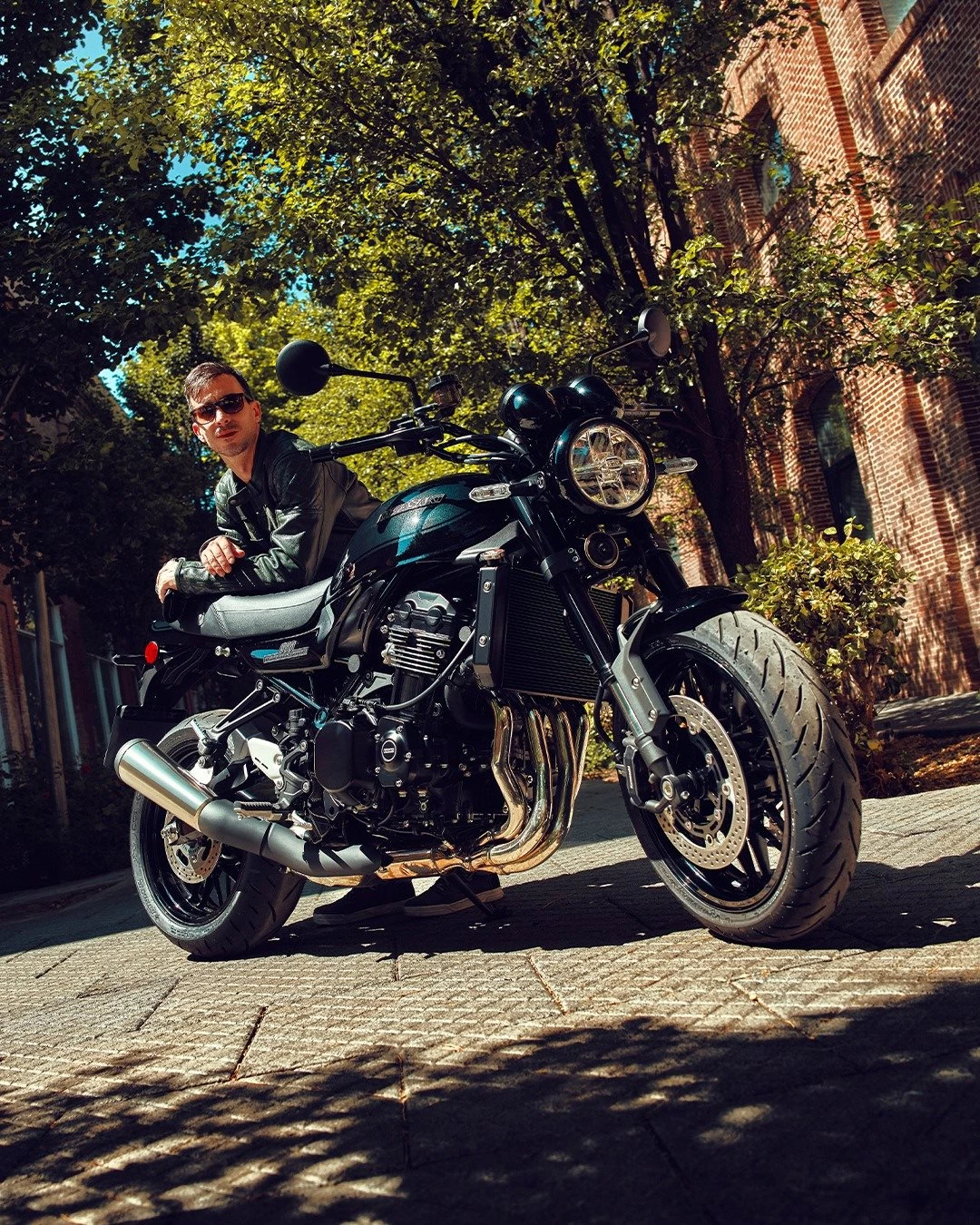 Vorschaubild für Post - Klassischer Stil, moderner Fahrspaß. ✨

Die Kawasaki Z900RS verbindet zeitloses Design mit moderner Technik und einem charakterstarken Reihenvierzylindermotor. Ein Motorrad für alle, die Stil nicht nur sehen, sondern auch erleben möchten.

Was trifft eher deinen Geschmack, Retro-Vibes oder moderne Linien?

#KawasakiDeutschland #Kawasaki #Z900RS #ModernClassic #LetTheGoodTimesRoll