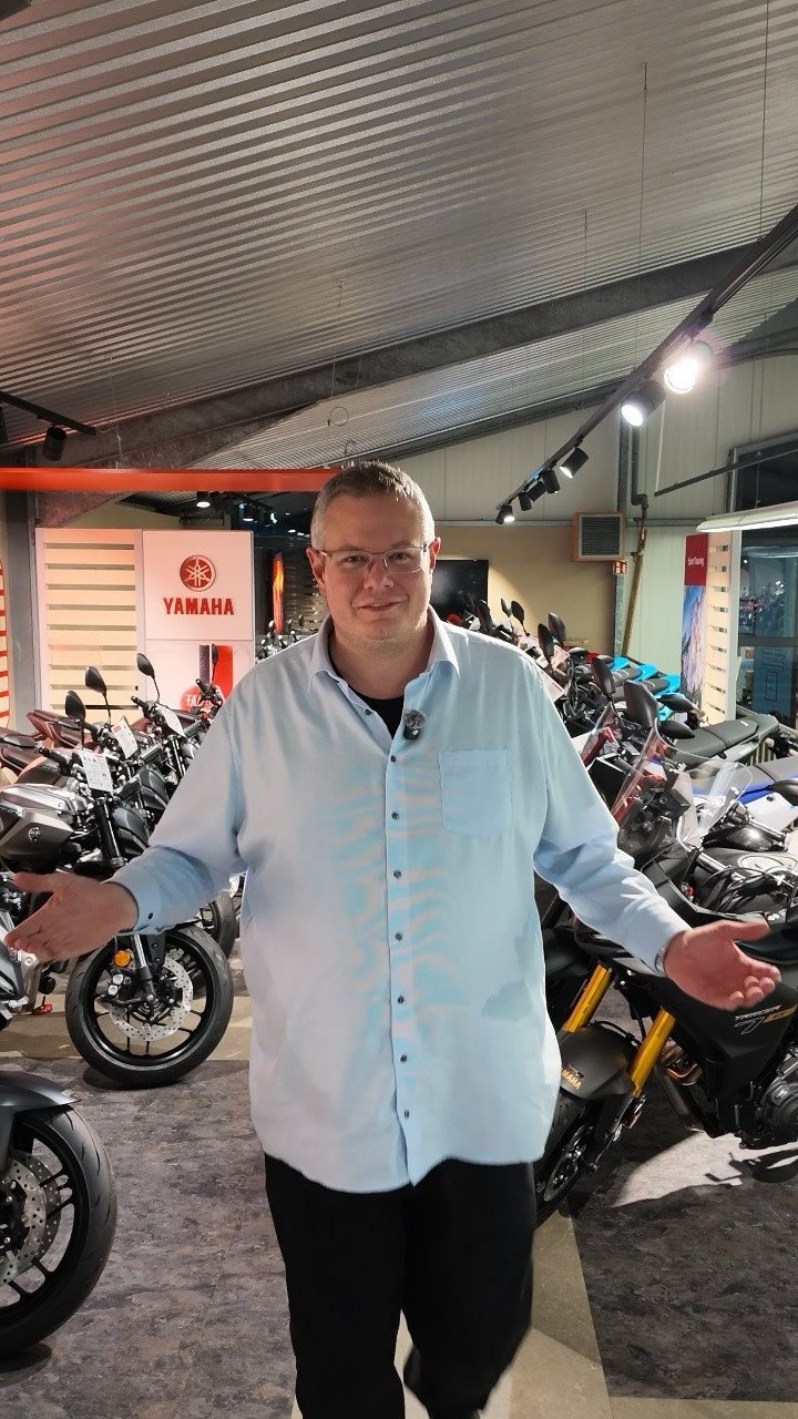 Vorschaubild für Post - Morgen ist Feiertag. 🇩🇪

Heißt für euch:

Heute habt ihr nochmal die Chance, bei uns vorbeizuschauen. 😎

Motorräder anschauen, Bekleidung anprobieren, Helm aussuchen oder einfach mal gucken… kennen wir ja. 😂

Wir sind heute ganz normal für euch da:

🕘 9 bis 13 Uhr
🕑 14 bis 18 Uhr

Samstag bleibt aufgrund des Feiertags geschlossen.

Also vielleicht heute noch eine kleine Runde Richtung Meppen einplanen. 👋

📍 Bikerzentrum Berentelg