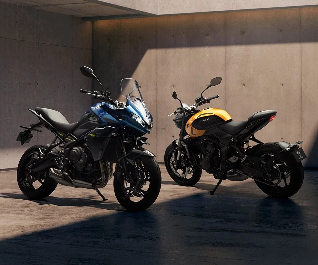 Vorschaubild für Post - Bereit für den dreifachen Nervenkitzel? 🔥
Die neuen Tiger Sport 660 und Trident 660 sind ab sofort bei uns vorbestellbar!

💙 Die Tiger Sport 660 steht für gesteigerte Performance, Tag für Tag. Der größere 18,5-Liter-Tank und der serienmäßige Tempomat sorgen dafür, dass du weiter kommst - und dabei entspannter unterwegs bist. 

💛 Die 2026er Trident 660 überzeugt mit satten 95 PS, optimiertem Kurven-ABS, Traktionskontrolle und serienmäßigem Triumph Shift-Assist-Quickshifter. Für maximales Vertrauen und volle Kontrolle auf jeder Strecke. 

Für welche wirst du dich entscheiden?
>> https://triumph-niederoesterreich.at/de <<