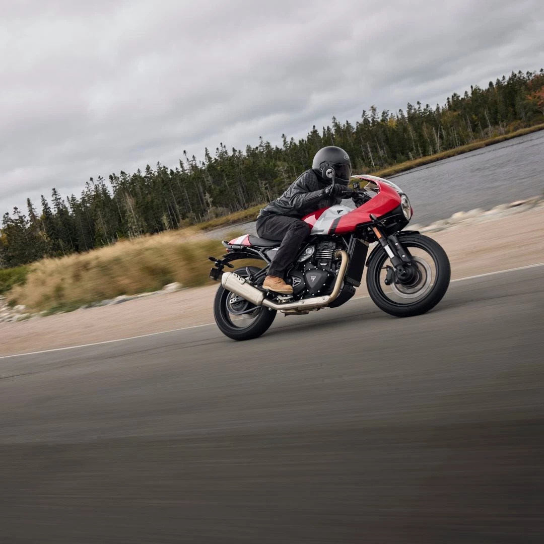 Vorschaubild für Post - Thruxton 400 - An Icon Reimagined.
Weiter geht's mit unseren Triumph News! Im "alten" Jahr haben wir Euch die neuen Tracker 400 vorgestellt und mit der Truxton erweitert Triumph das 400 Kubik Portfolio. 

Erlebe die Vorteile eines agilen und leichten Motorrades - wir beraten Dich gerne!
Ab sofort bei uns vorbestellbar, ab ungefähr März 2026 im Showroom!

🔗 Triumph Kärnten:
https://www.triumph-kaernten.at/de