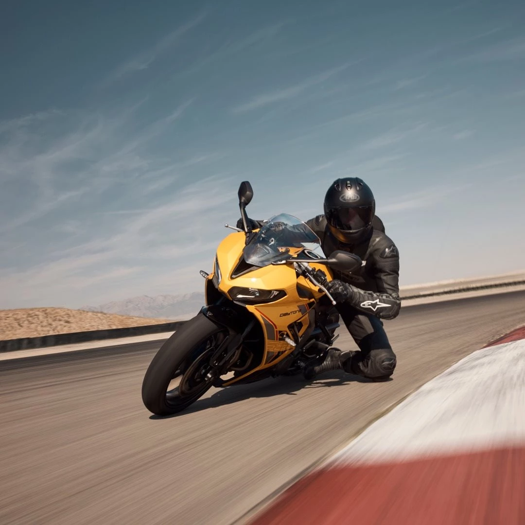Vorschaubild für Post - Schon bald bei uns erhältlich! Die neue Daytona 660 mit nun einstellbarem Fahrwerk, serienmäßigen Quickshifter sowie neuen Farben schließt das Produktprotfolio von Triumph für 2026 ab!

🔗 Triumph Steiermark: 
https://www.triumph-steiermark.at/de
🔗 Triumph Kärnten:
https://www.triumph-kaernten.at/de