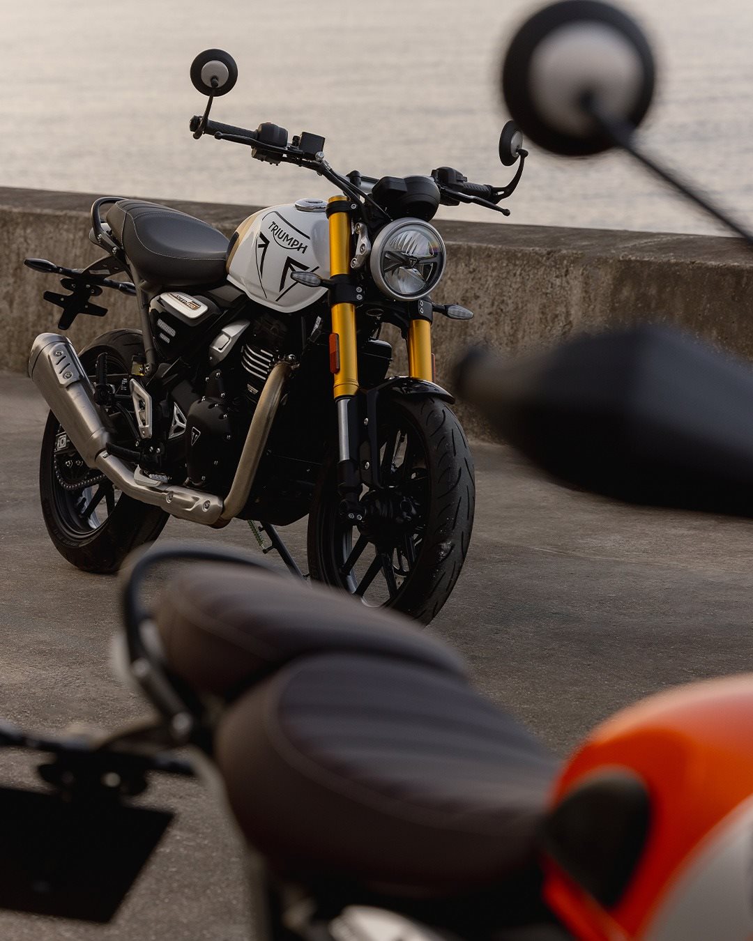Vorschaubild für Post - 🚨 FRESH IN: Die Speed 400 und Scrambler 400 X in brandneuen Farben! 

Und das Beste: Bereits für 49 € monatlich* könnt ihr eines dieser Schmuckstücke euer Eigen nennen. Wir beraten euch gerne zur Finanzierung!

*Finanzierungsbeispiel für die Speed 400 oder Scrambler 400 X mit 2,99 % Zins, mehr Infos auf der Webseite unter dem Link in der Bio

#triumph #fortheride #motorcycle #bikelife #speed400 #scrambler400x