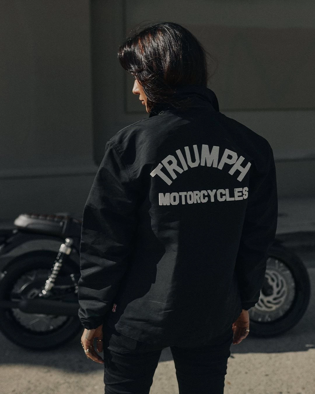 Vorschaubild für Post - Mach einen Triumph-Fan (oder dich selbst 😉) mit einem neuen Lieblingsteil aus unserer Bekleidungskollektion glücklich!

Noch bis zum 24.12.2025 findest du während der Triumph Black Weeks exklusive Angebote in unseren vorrätigen Kollektionen. Nur solange der Vorrat reicht! 

#triumph #triumphmotorcycles #fortheride