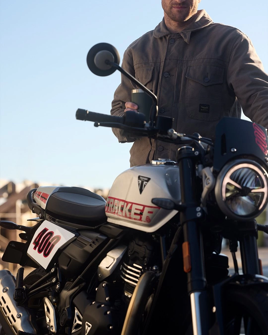 Vorschaubild für Post - Vom Flattrack auf die Straße: Erlebe die neue Tracker 400 live bei uns im Showroom!
A2-tauglich schon ab Werk, aber mit jeder Menge Punch. 

#triumph #triumphmotorcycles #tracker400