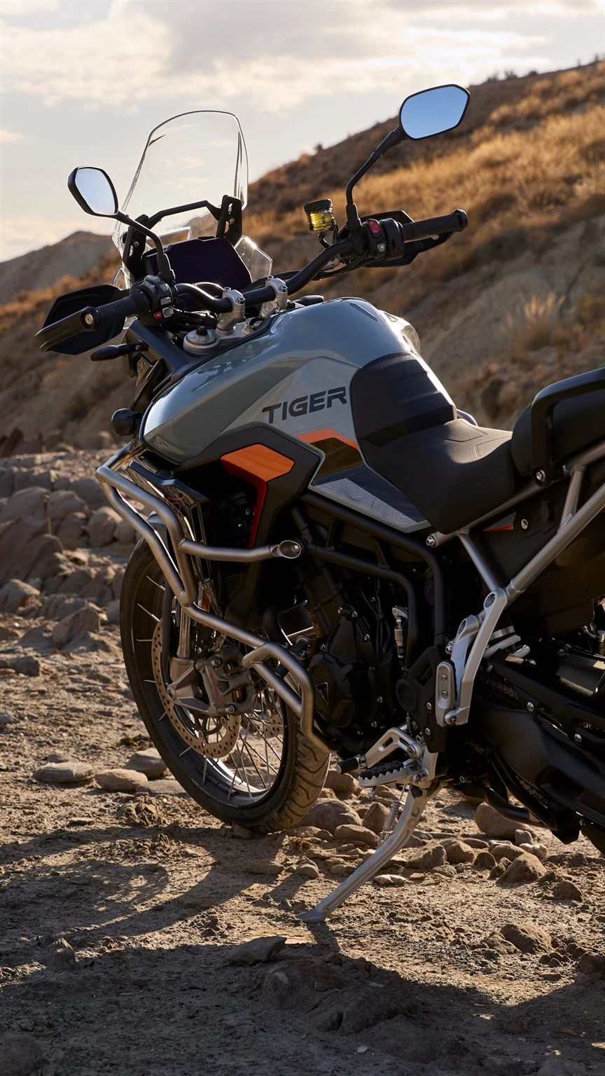 Vorschaubild für Post - Wenn das Abenteuer ruft, ist die Triumph Tiger die Antwort. 🏍️

Jetzt exklusiv für die Tiger 900 Desert und Alpine Edition: 1.500 € Kundenvorteil* noch bis 30.09.2026!

*Angebotsdetails siehe Webseite
#triumph #triumphmotorcycles #tiger900 #tiger1200