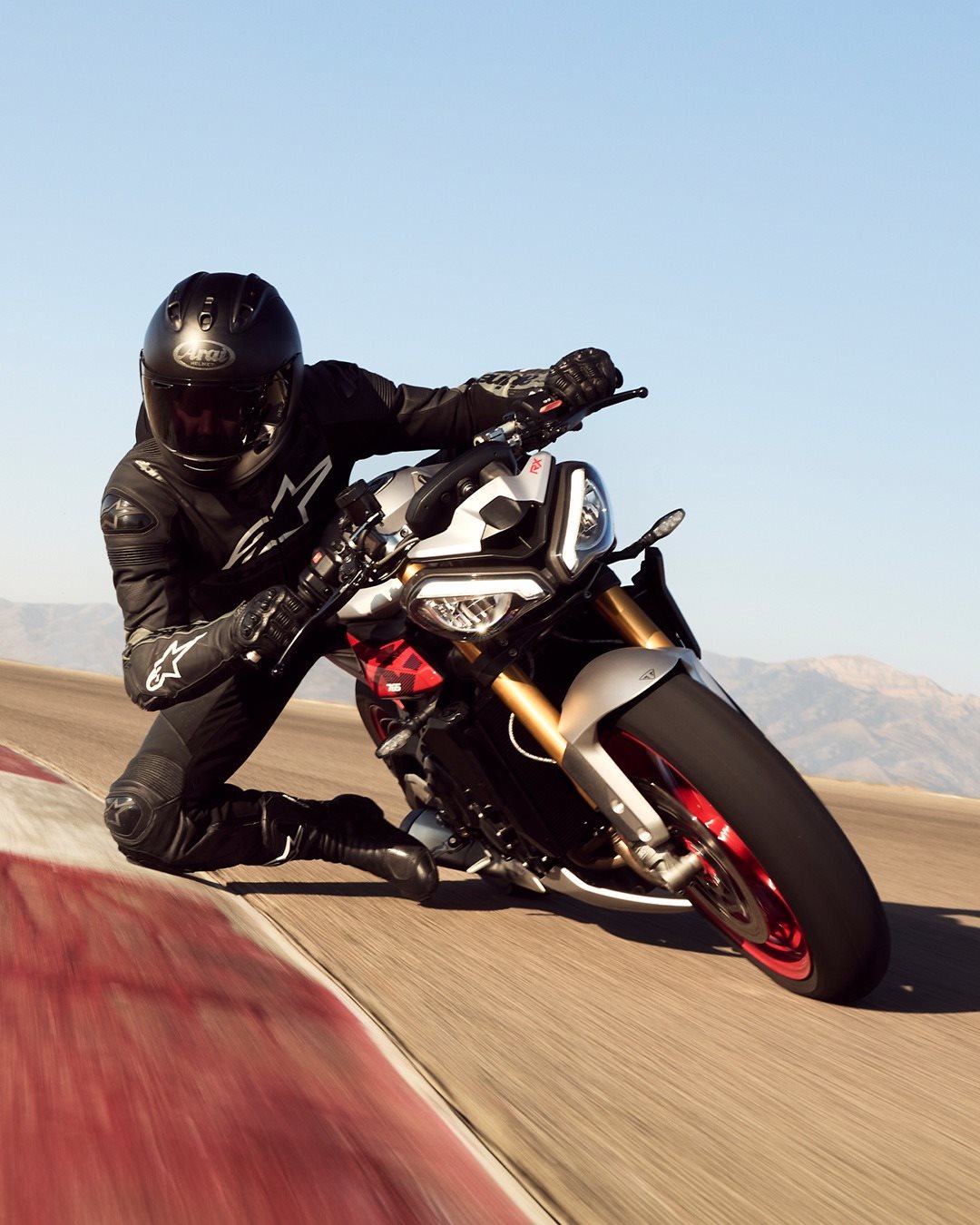 Vorschaubild für Post - Die legendäre Street Triple kehrt zurück - dieses Mal in der RX-Ausführung!
Das Traumbike für alle, die sich nach schneller Beschleunigung und maximaler Performance sehnen. 🔥

Jetzt bestellbar!
#triumph #triumphmotorcycles #streettriple765rx