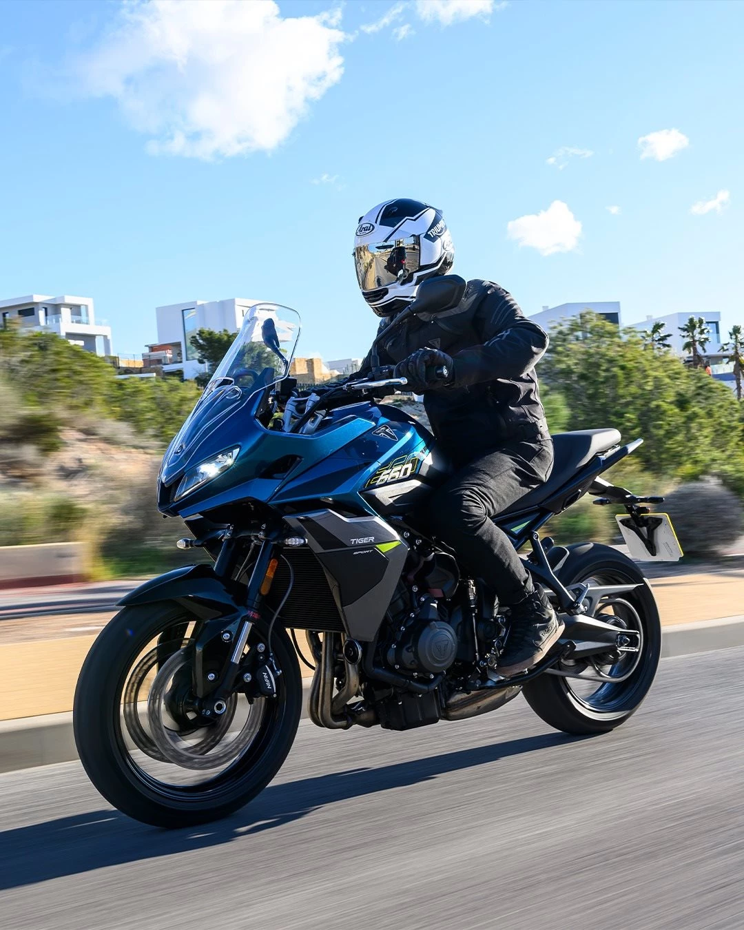 Vorschaubild für Post - Begeisternde Agilität in der Stadt und verbesserte Touring-Qualitäten: So wird JEDE Fahrt mit der neuen Tiger Sport 660 zum absoluten Genuss. 👌 

Lerne sie jetzt bei uns im Showroom kennen! 
#triumph #triumphmotorcycles #tigersport660