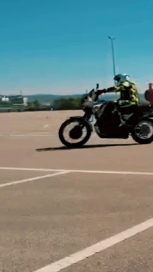 Vorschaubild für Post - Schräglage ist nicht nur Können, sondern auch Vertrauen. Heute wieder gemerkt, wie wichtig Gefühl und Erfahrung sind und genau davon nehmen wir einiges mit 😎🏍️