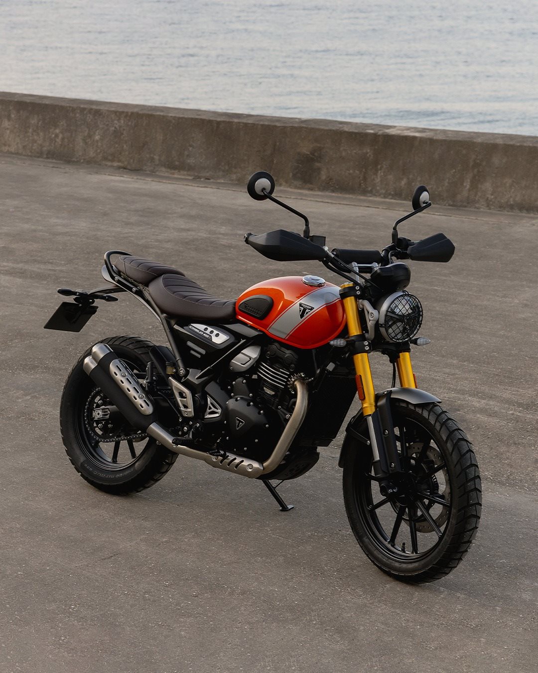 Vorschaubild für Post - Das agile Handling, die erstklassige Performance und das hochwertige Finish machen die Scrambler 400 X zu einem coolen und leistungsstarken Bike.

Überzeug dich selbst von ihr - jetzt bei uns im Showroom!

#triumph #triumphmotorcycles #scrambler400x