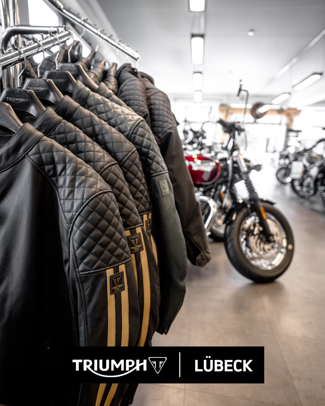 Vorschaubild für Post - Brauchst du noch ein Geschenk für deinen Bikerbuddy? 🎄🎅🤶
Perfekt, komm bei uns vorbei und lass dich beraten! 

Heute und morgen haben wir unsere Nikolaus-Aktion: 25 % auf lagernde Bekleidung und Zubehör und am Samstag „Lady’s Day“ mit zusätzlichen 10 % auf Damenbekleidung!

Wir freuen uns auf dich!

www.vikingcycles.de oder direkt in der Taschenmacherstraße 1-5 in 23556 Lübeck...lohnt sich!

#vikingcycles #vikingcyclesluebeck #triumphmotorcycles #triumphbonneville #triumphtiger #triumphspeedtwin #triumphspeedtriple #triumphstreettriple #triumphstreettwin #triumphscrambler #triumphtrident #triumphdaytona #testride #probefahrt #lübeck #wochenende #motorrad #raufaufsbike #kurvekratzen #freiheit
#Motorrad #BikerLife #Winterfahrt #Motorradliebe #Motorradfahren #Winterbiker #RideSafe #MotorradCommunity