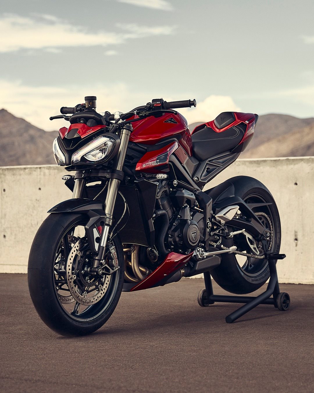Vorschaubild für Post - Der ultimative Streetfighter zum Bestpreis: Sichere dir jetzt ganze 765 € Kundenvorteil* beim Kauf einer Street Triple 765 R oder RS! 🔥
Dieses Angebot und viele weitere Deals findest du auf unserer Webseite und bei uns im Showroom. Wir beraten dich gern!
*Angebotsdetails siehe Webseite
#triumph #triumphmotorcycles #fortheride #streettriple765