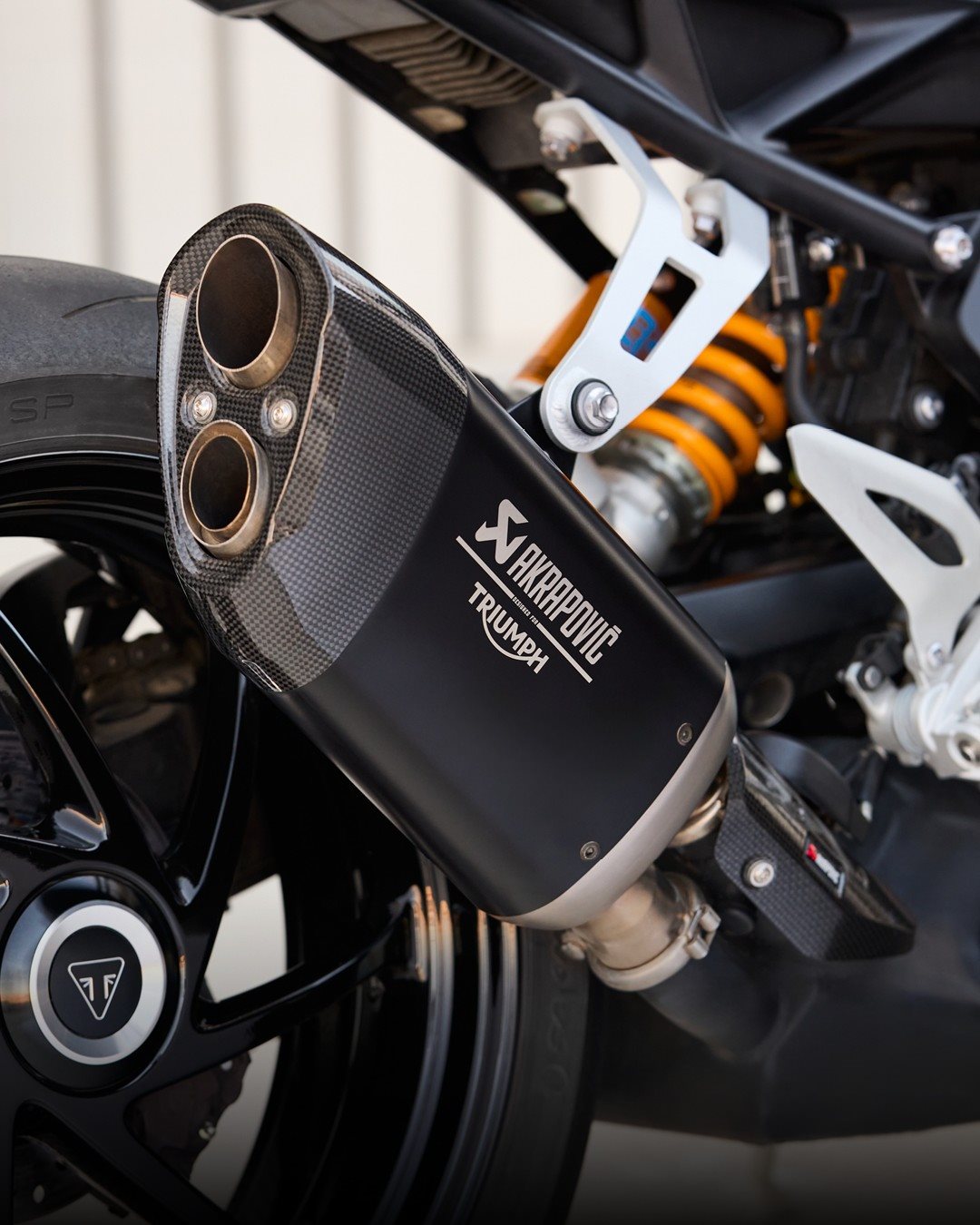 Vorschaubild für Post - Das klingt wie Musik in unseren Ohren. 🔥
Mit unserem Zubehör kannst du deiner Triumph den letzten Schliff verpassen. Komm vorbei und lass dich beraten, was zu dir und deinem Bike passt!

#triumph #triumphmotorcycles