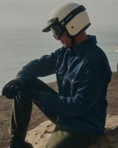 Vorschaubild für Post - Das Warten hat ein Ende, die brandneue Riderwear-Kollektion von Triumph Motorcycles für Frühjahr/Sommer 2026 ist jetzt bei uns erhältlich.

Entdeckt die Roadster-Kollektion mit ihren fortschrittlichen Funktionen, die dich länger und bequemer fahren lässt. Oder das Adventure-Touring-Sortiment, das um neue, auffällige Designs erweitert wurde. Oder die neuen Modern-Classic-Modelle, die dir sicherlich ins Auge fallen werden. Und wenn du etwas Lässigeres suchst, schau dir die neuen Farben der meistverkauften T-Shirts an.

Entdecke die die Motorrad-Bekleidung für Frühjahr/Sommer 2026 entweder bei uns vor Ort oder natürlich in unserem Online Shop.

#triumphgermany #triumphofficial #triumphmotorcycles #motorradbekleidung #kollektionfrühjahrsommer2026 #fortheride #triumphbadkreuznach adkreuznach