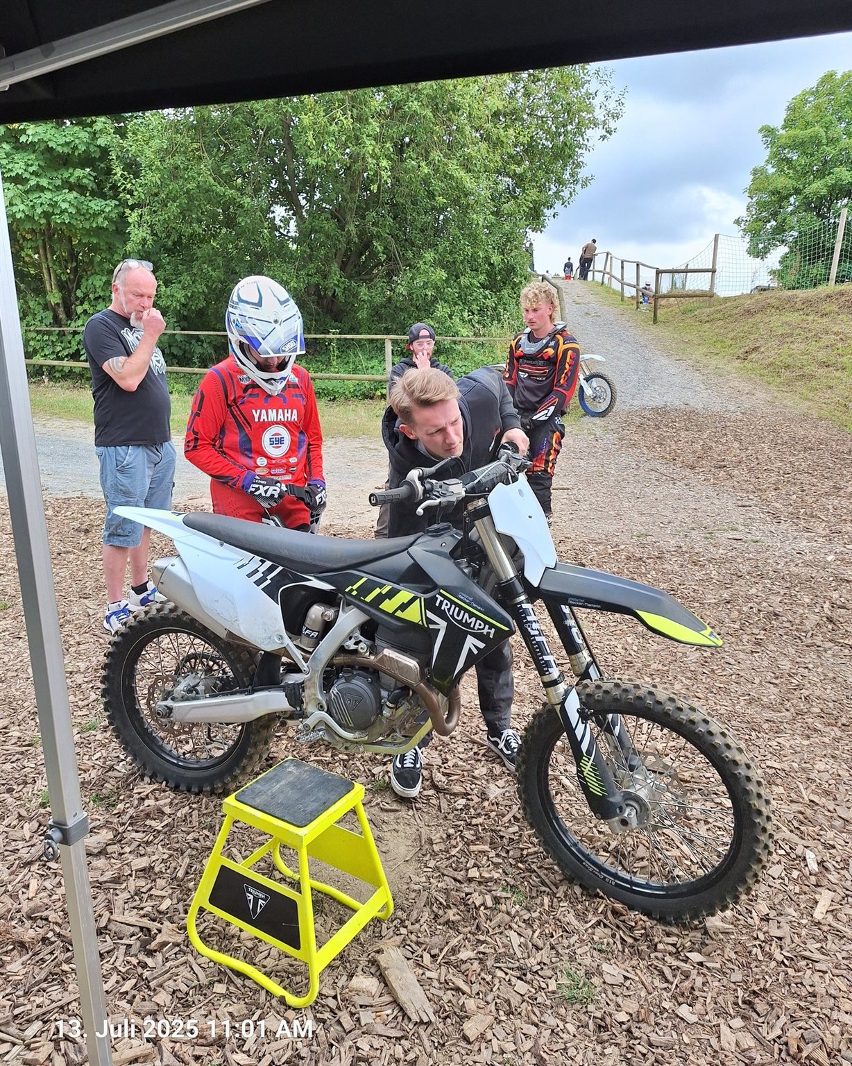 Vorschaubild für Post - Vielen Dank an alle Probefahrer, die unsere Triumph TF 250-X am vergangenen Wochenende beim Sommerfest des AMC Geseke getestet haben! Wir haben uns sehr über das große Interesse an der MX Maschine von Triumph gefreut.
Danke, dass wir wieder bei Euch zu Gast sein durften, @amc_geseke !
Und dann noch ein fetter Dank an unsere Standbesetzung: Stefan Mann & @paul.hueppmeier
#triumph #triumphmx #triumphmotorcycles #triumphtf250x #tf205x #mx #motocross #paderborn #geseke