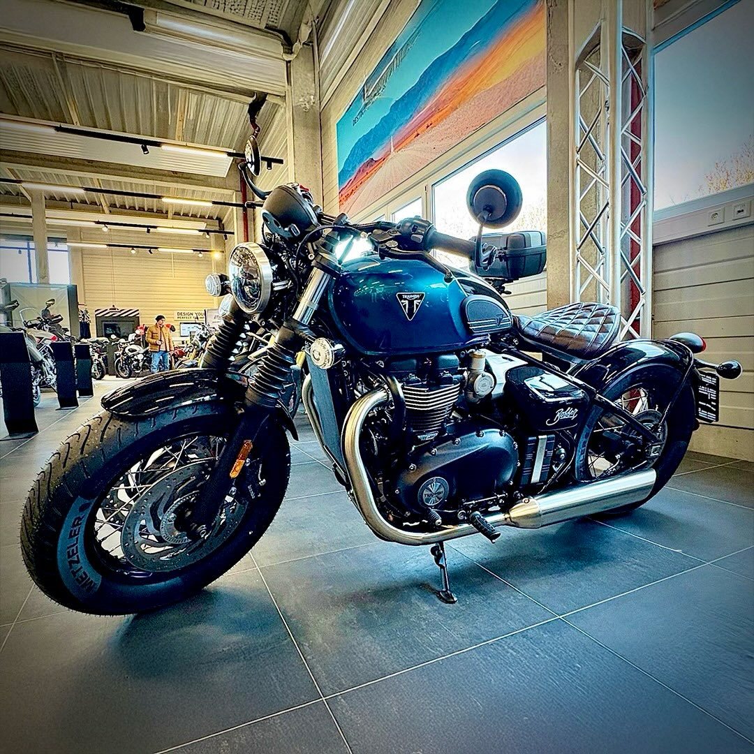 Vorschaubild für Post - HALLO NEUE BOBBER! 👋✨

Wir haben gute Nachrichten für alle, die ein Augen auf die neue Bobber geworfen haben: Sie ist frisch bei uns eingetroffen vor kurzem und wartet auf deinen Besuch!

Was du jetzt tun solltest: 
1️⃣ Komm bei uns in Paderborn vorbei. 
2️⃣ Schau dir die Details in Ruhe an. 
3️⃣ Probesitzen ist ausdrücklich erwünscht! 
4️⃣ Lass dich von ihr bei einem Kaffee verzücken! ☕️+🏍️

Wir freuen uns auf deinen Besuch! 

#TriumphPaderborn #TriumphBobber #Neuzugang #Paderborn #beckertiemannmotorrad