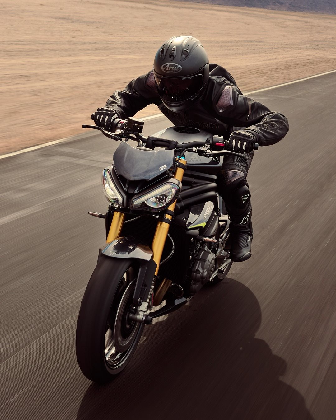 Vorschaubild für Post - Drei Zylinder, ein Versprechen: Das wird der Ride deines Lebens. 🤝

Überzeuge dich jetzt von der legendären Performance der Speed Triple 1200 RS - wir stellen sie dir gern im Showroom vor!

#triumph #fortheride #motorcycles #speedtriple1200rs
