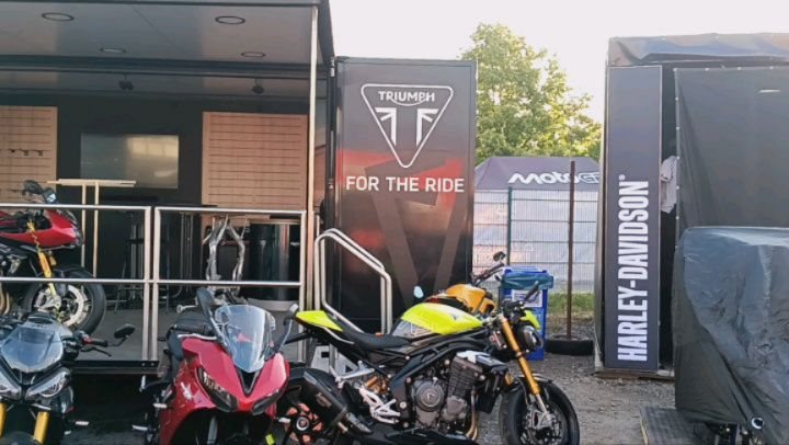 Vorschaubild für Post - Wir treffen uns am Sachsenring.

#triumphteamchemnitz 
#Triumphchemnitz 
#triumphmotorcycles 
#triumphgermany 
#fortheride