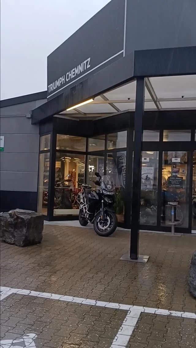 Vorschaubild für Post - Ebenso haben wir tolle Regenbekleidung im Summer-Sale.

#Triumphchemnitz 
#triumphgermany
#triumphteamchemnitz 
#triumphmotorcycles 
#fortheride