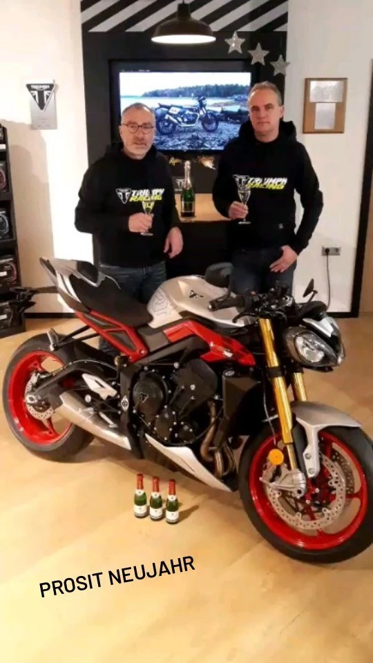 Vorschaubild für Post - #triumphchemnitz #triumphteamchemnitz #triumphgermany 
#triumphmotorcyles 
#fortheride