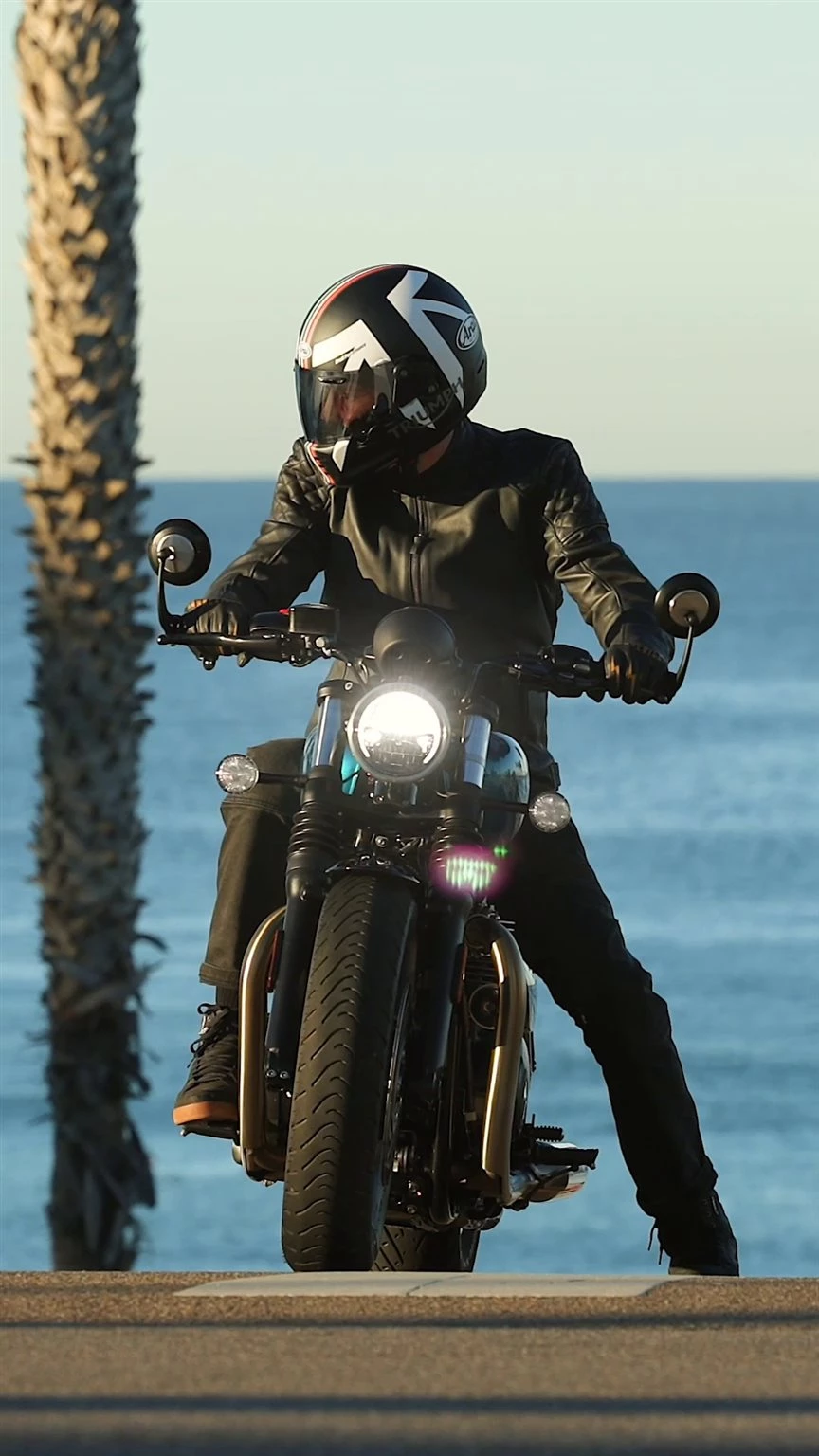 Vorschaubild für Post - Nutz die letzten warmen Tage des Spätsommers: Buche eine Probefahrt mit deinem Traumbike und komm vorbei! 🏍️

#triumph #triumphmotorcycles #bonneville #bobber #triumphchemnitz