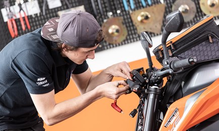 Ausbildung Zweiradmechatroniker Motorrad  M/W/D