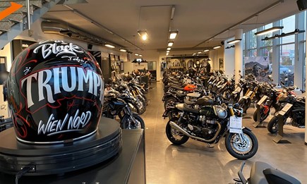 VERKÄUFER GEBRAUCHTE  UND NEUE MOTORRÄDER (m/w/d) 