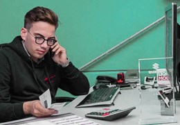 Fahrzeugverkäufer (m/w/d)