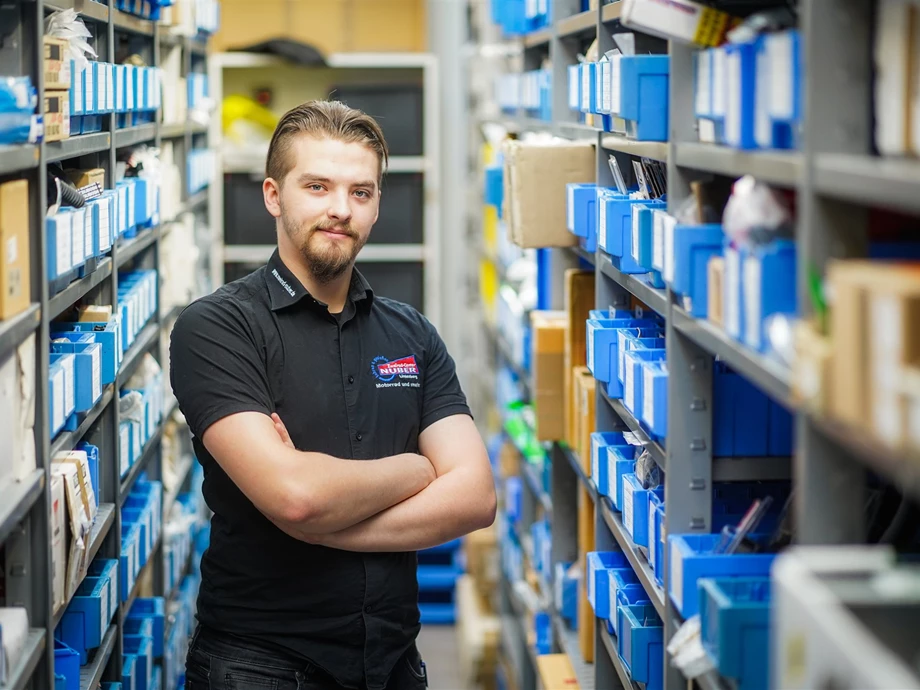 Teiledienstmitarbeiter/in (m/w/d) Bild 1: Teiledienstmitarbeiter/in (m/w/d)