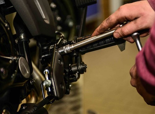 Zweiradmechatroniker für Motorräder