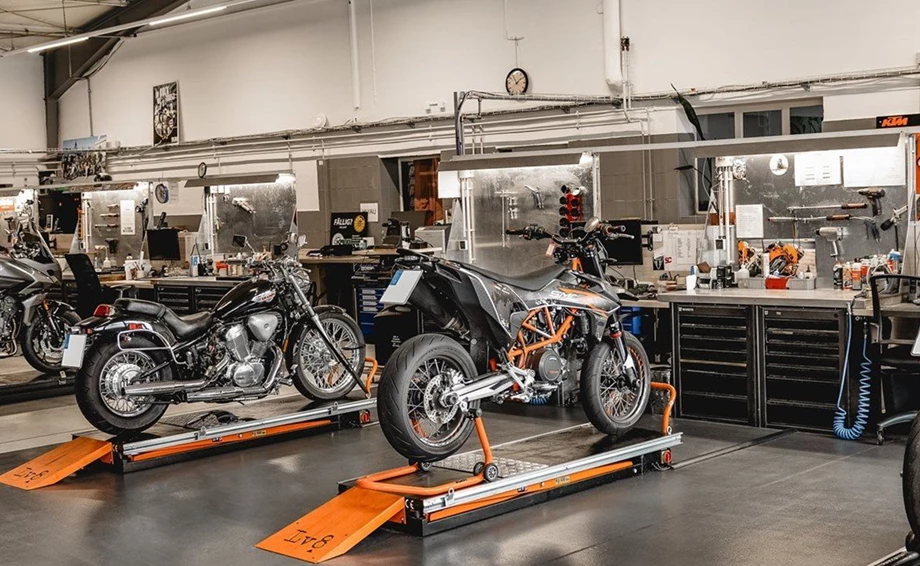 Zweiradmechatroniker / Zweiradmechaniker (m/w/d)  Bild 1: Zweiradmechatroniker / Zweiradmechaniker (m/w/d)