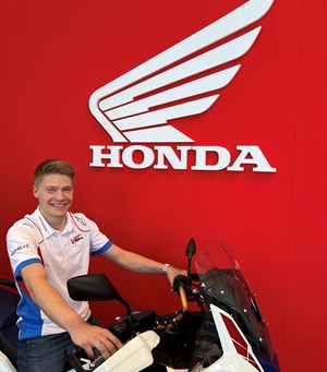 Mitarbeiterbild Adrian Dünnweller 