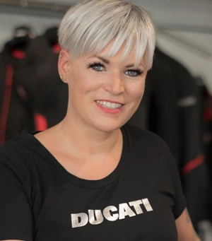 Eva Dusella Mitarbeiterbild Eva Dusella