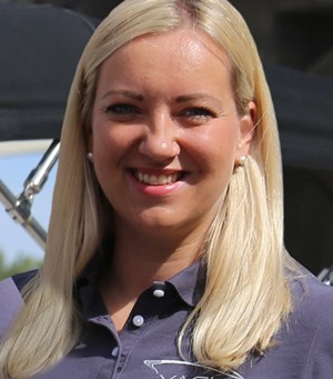 Mitarbeiterbild Julia Kirst