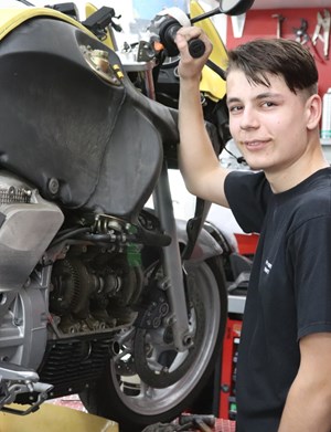 Mitarbeiterbild Maurin Heule