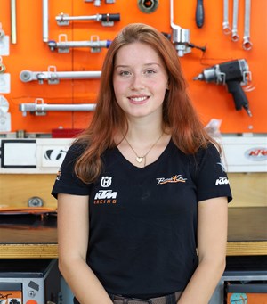 Mitarbeiterbild Jasmin Schüllner