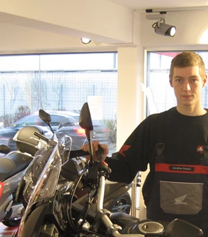 Jonathan Enners Mitarbeiterbild Jonathan Enners