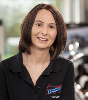 Mitarbeiterbild Ramona Mühlbauer
