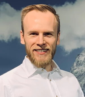 Dennis Stöbe Mitarbeiterbild Dennis Stöbe